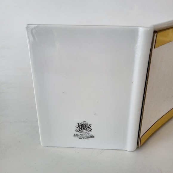 Vintage Precious Moments Graduation Frame Girl - Picture 3 of 9